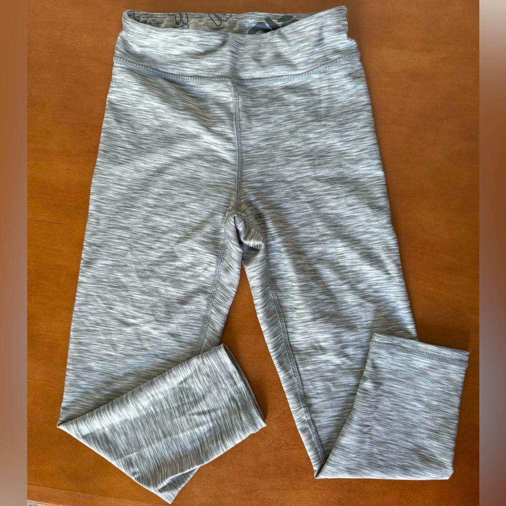 Fila girls athletic leggings size xs 5/6. Super comfy.